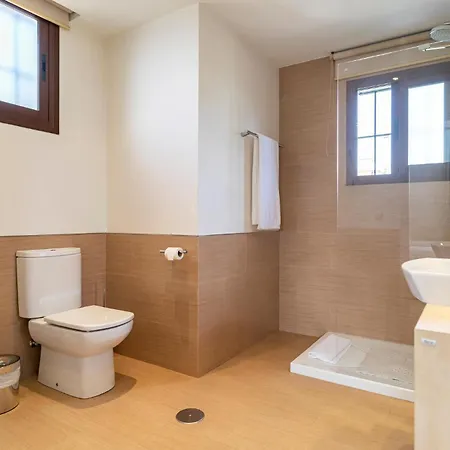 3 Bedroom Awesome In Апартаменты